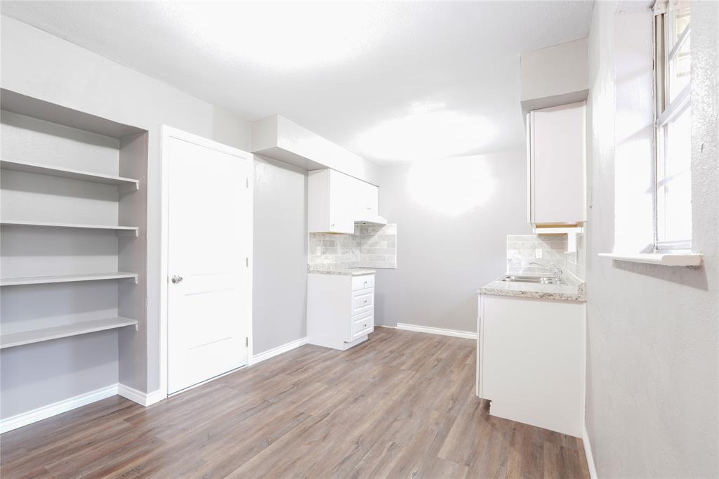 Freeway East Rev - Residential