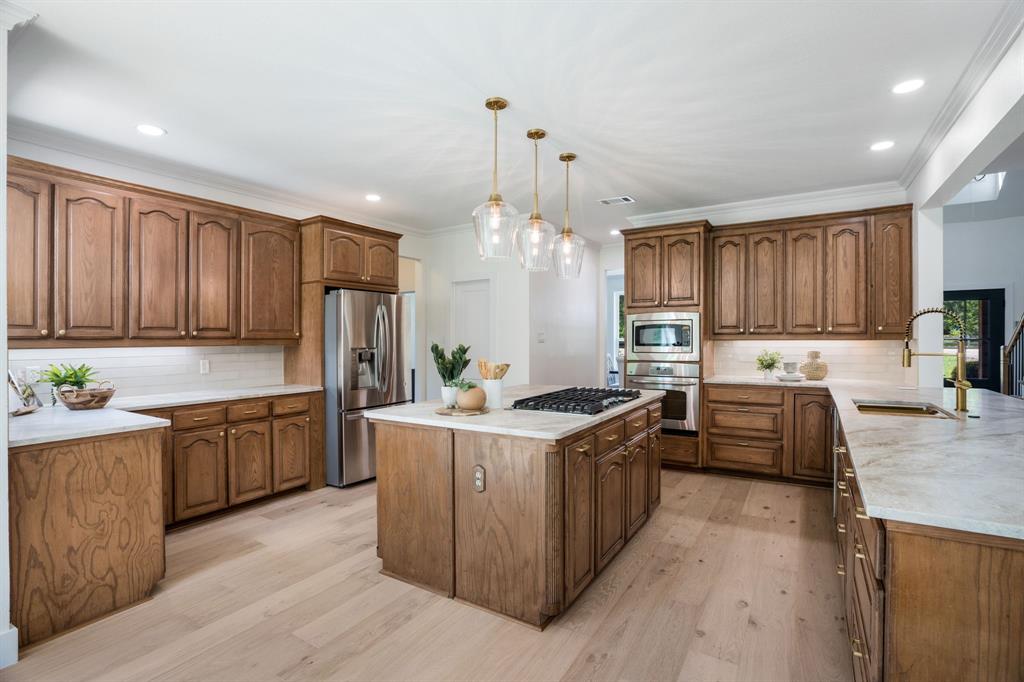 Emerald Sound At Lake Lewisvil - Residential