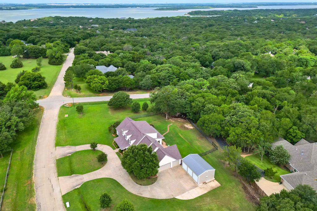 Emerald Sound At Lake Lewisvil - Residential