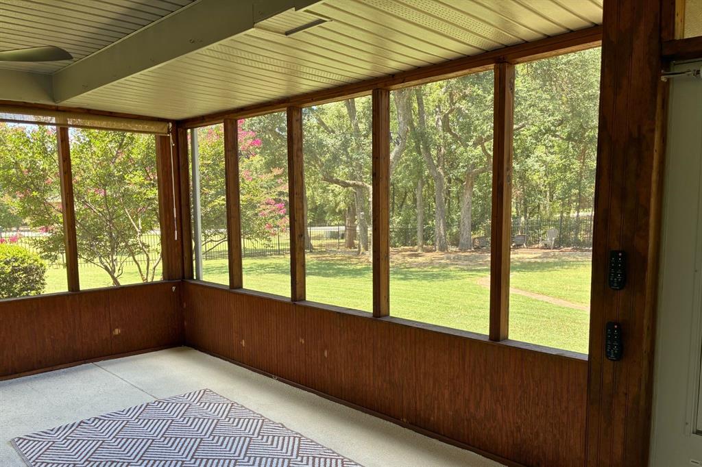 Emerald Sound At Lake Lewisvil - Residential