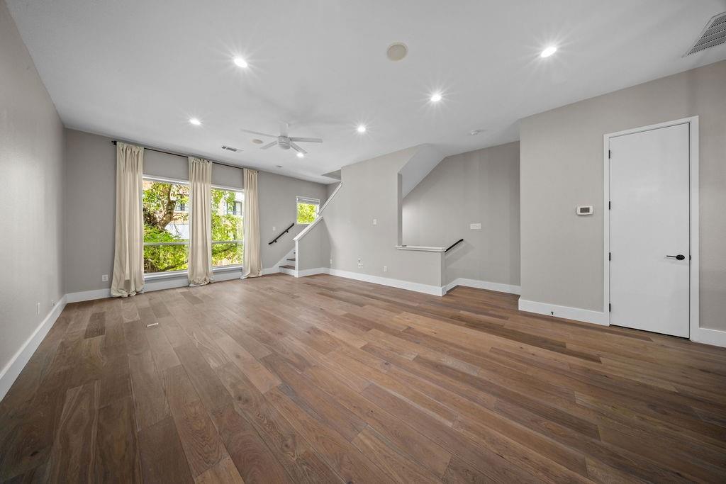 Sudance Row State Thomas - Residential