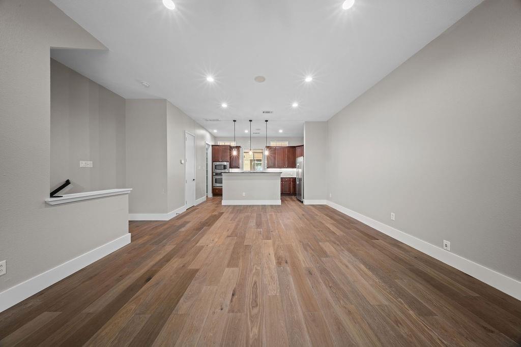 Sudance Row State Thomas - Residential