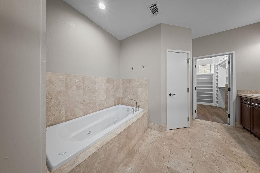 Sudance Row State Thomas - Residential