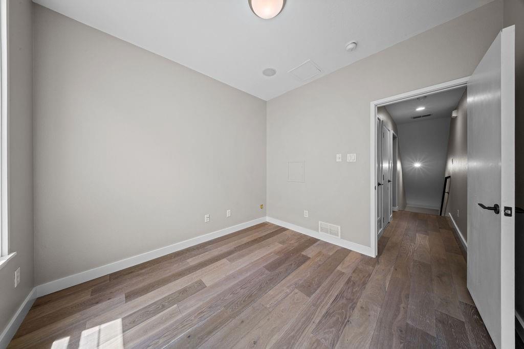 Sudance Row State Thomas - Residential