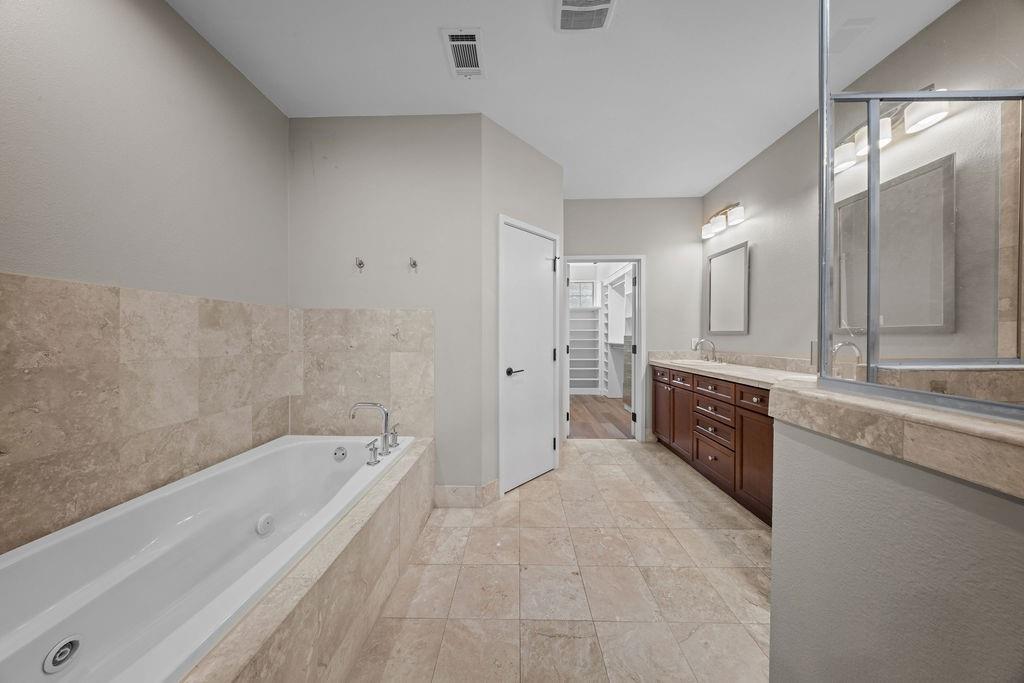 Sudance Row State Thomas - Residential