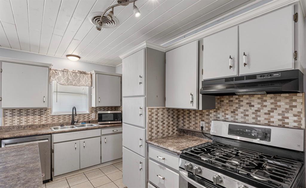 Country Hills Estate - Residential