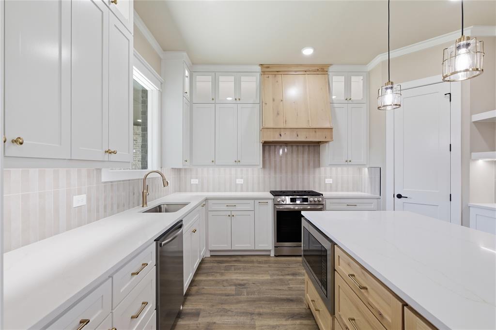 Lincoln Pointe - Residential