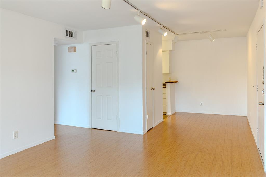 River Oaks Condos - Residential