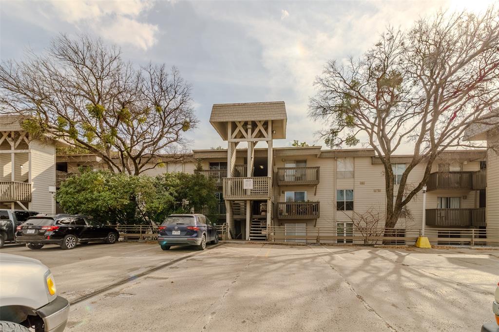 River Oaks Condos - Residential