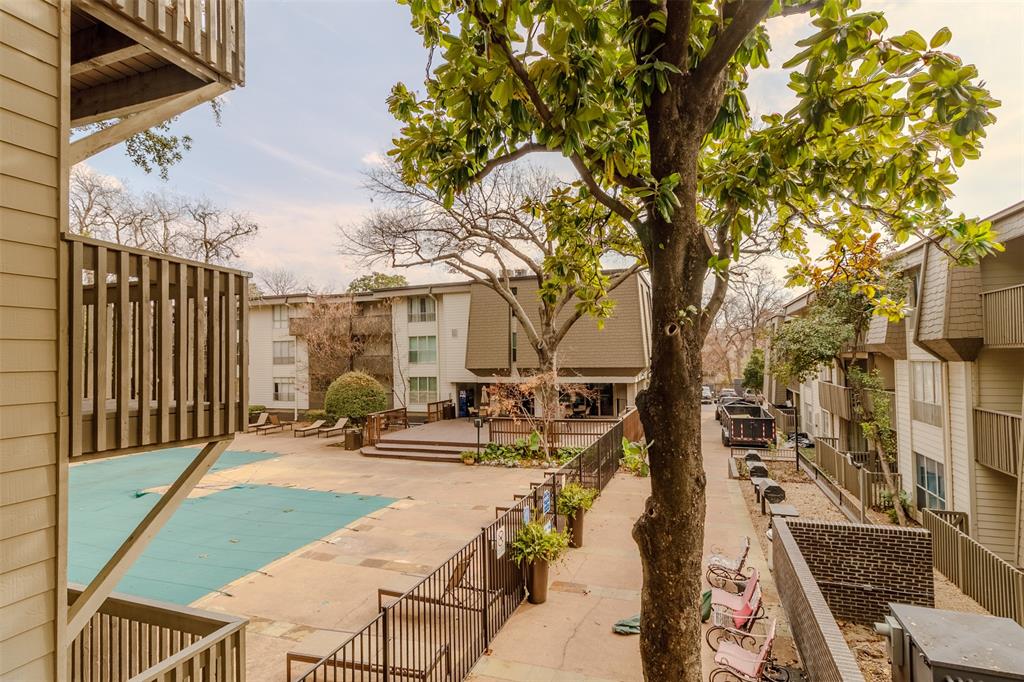 River Oaks Condos - Residential