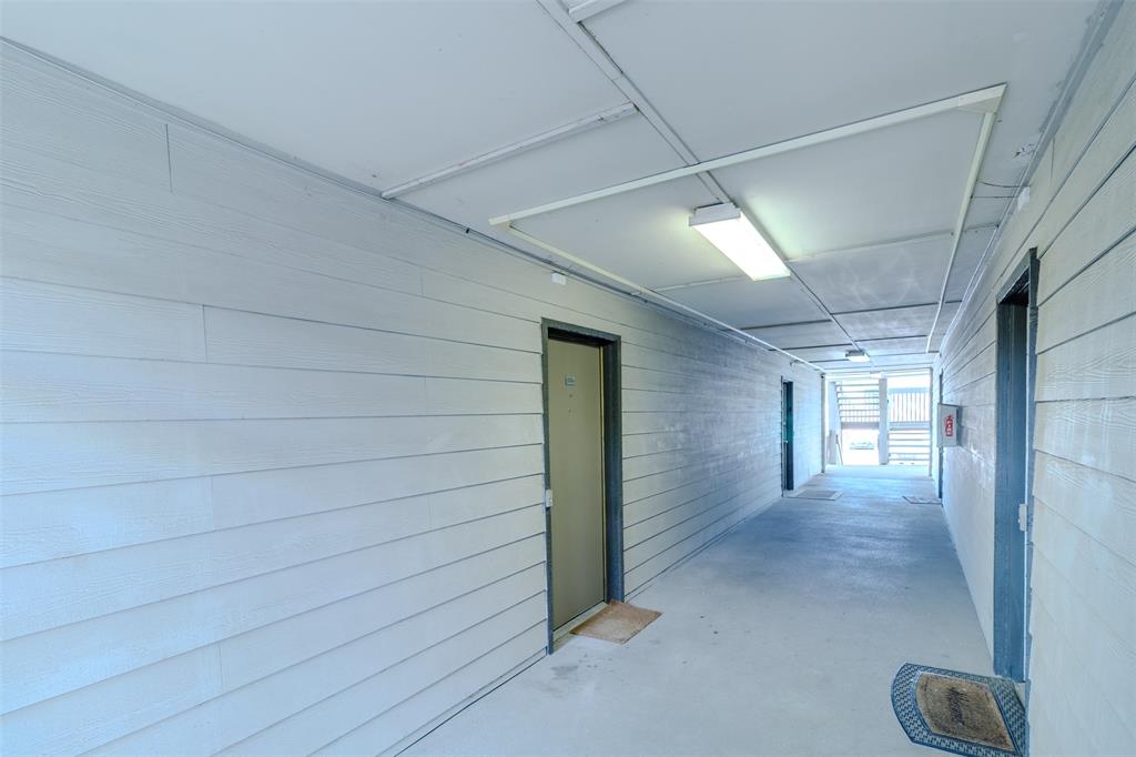 River Oaks Condos - Residential
