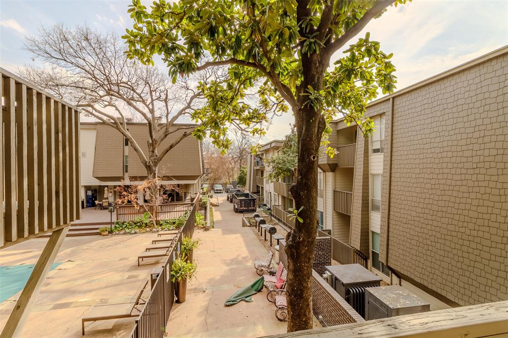 River Oaks Condos - Residential