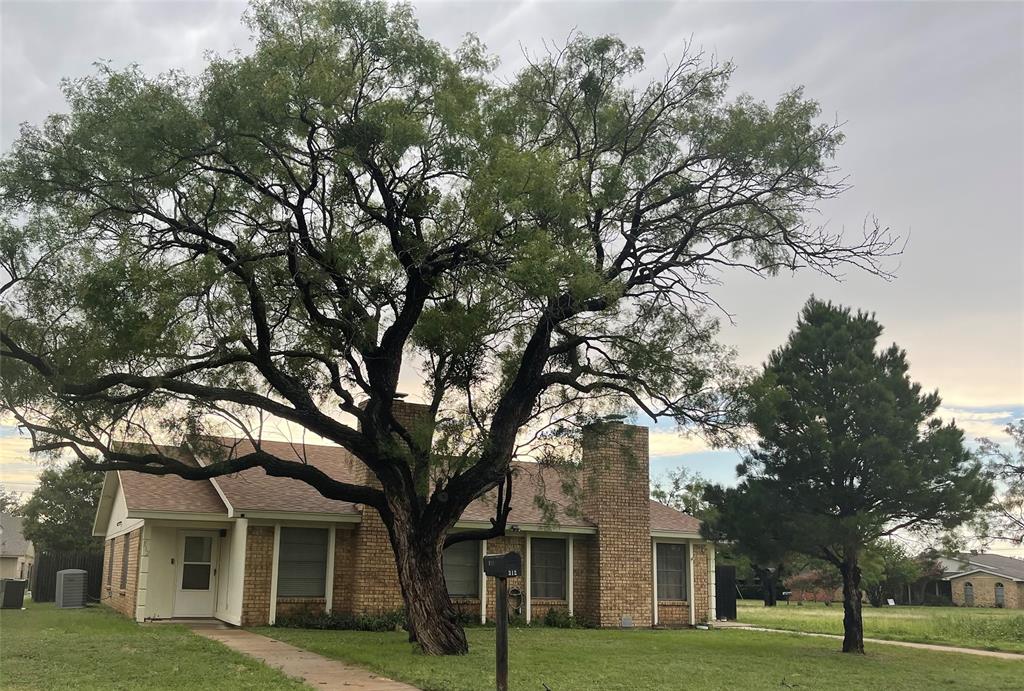 Duplex! Close to ACU! Great investment property! Tenant occupied! One side  1200 and one 1095 a month. One side is month to month lease. One side lease is up in Feb. 2024.  DARLING place. Den features brick fireplace and vaulted ceilings.. Open Den into kitchen. 2 bedrooms, 2 bathrooms. Each side has a 3 car carport and a small fenced backyard.  Sits on a corner lot. Brick duplex and in very good condition. If you want to invest in the ACU area. This is IT !!