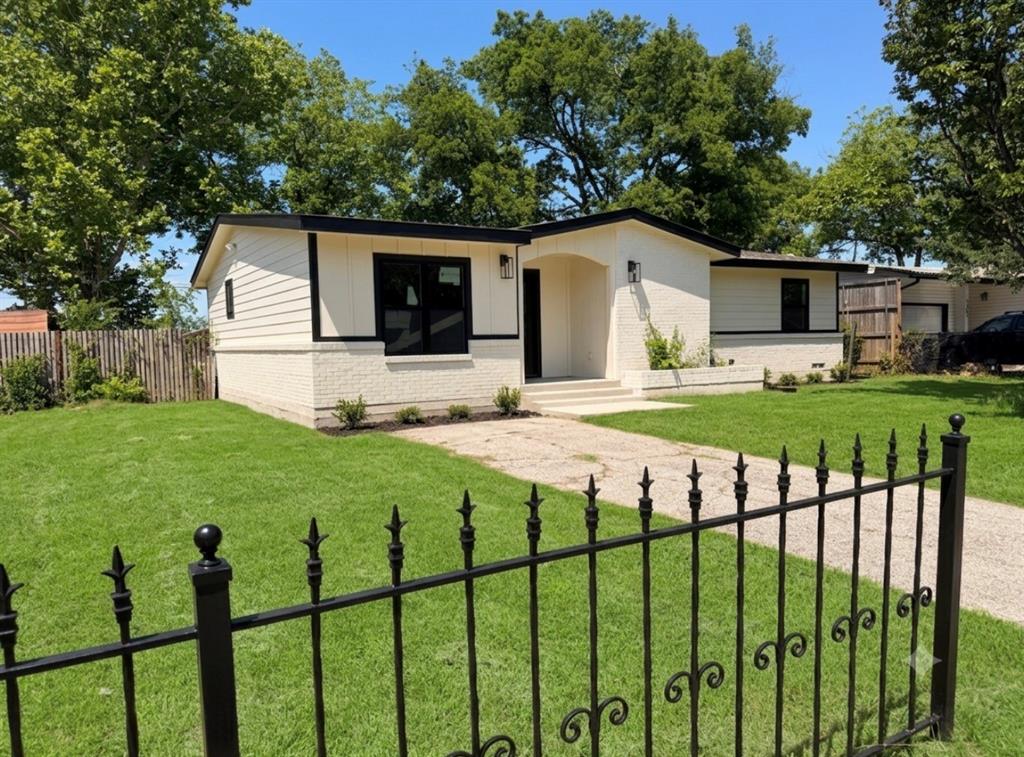 Cloverdale 01 - Residential