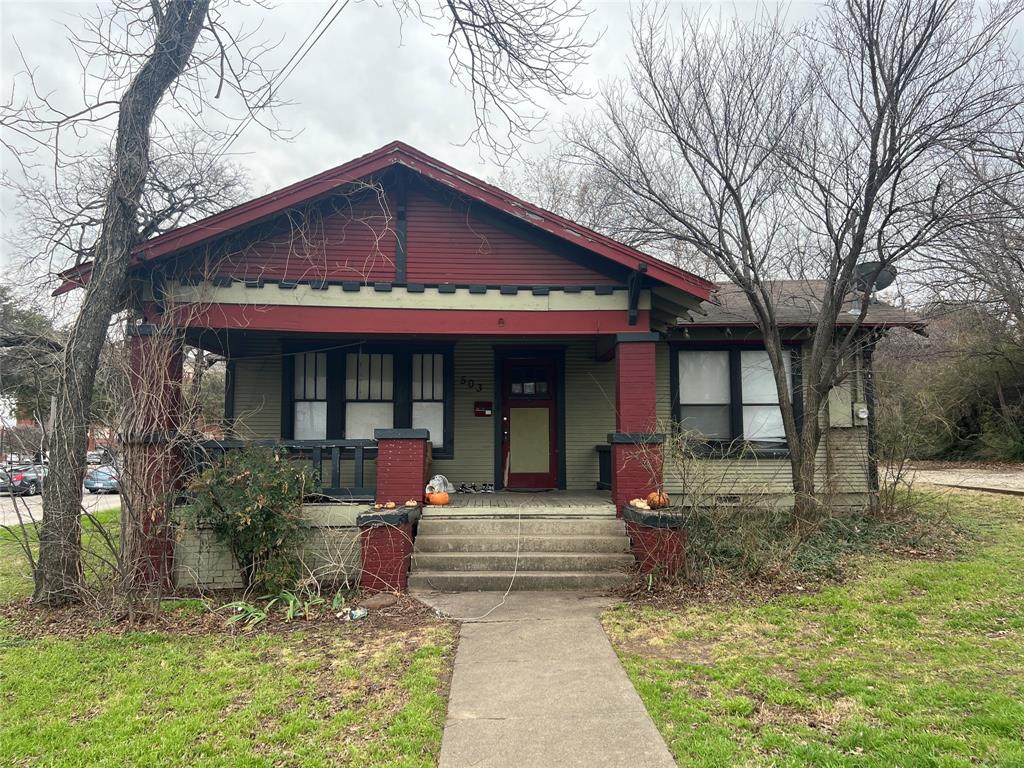 Opportunity knocks for investors or house-hackers looking to generate income from day one. This three-unit income-producing property offers immediate cash flow with $3,195 in total monthly rental income already in place.
Positioned in a highly desirable location just minutes from the historic Denton Square and both local universities, the property benefits from strong and consistent rental demand driven by students, faculty, and professionals who want quick access to dining, entertainment, and campus life.
The layout provides flexibility for multiple strategies. Investors can continue operating all three units as rentals for steady income, or an owner-occupant can live in one unit while the other two help offset the mortgage each month—essentially letting your tenants help pay for the property.
With three separate units generating income, this property offers diversification under one roof while keeping management simple. The location near major Denton destinations further strengthens long-term rental appeal and future appreciation potential.
Whether you're expanding your portfolio, entering the rental market, or looking for a smart live-and-invest opportunity, this property delivers a rare combination of location, flexibility, and built-in income.
Income properties this close to the Square and universities don’t come along often—schedule your showing and explore the possibilities.