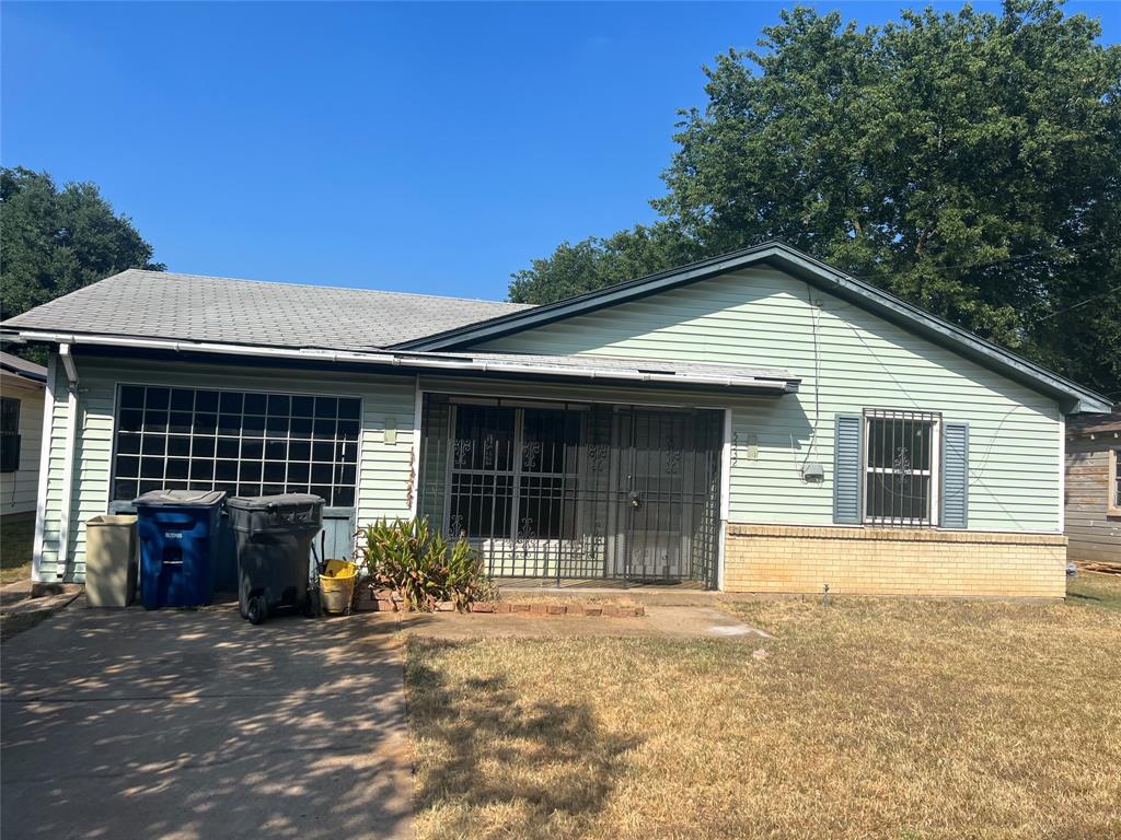 If you are looking for move in ready, you just found it. Check out this gorgeous home for lease on one of the best streets in the neighborhood. Entering you will be excited to see updated flooring throughout, large windows and semi-opened floor plan with security bars on all exterior openings. The kitchen and bathroom have new flooring and paint. Enjoy grilling and family in the huge fenced-in backyard. The home has an electric stove, dishwasher, and washer and dryer hookup with central Air and Heat.