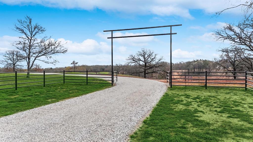 Riddle Elias - Farm