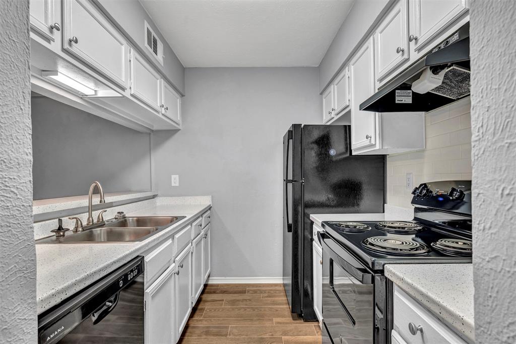 Springtree Crossing Condos - Residential