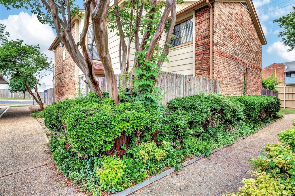Springtree Crossing Condos - Residential