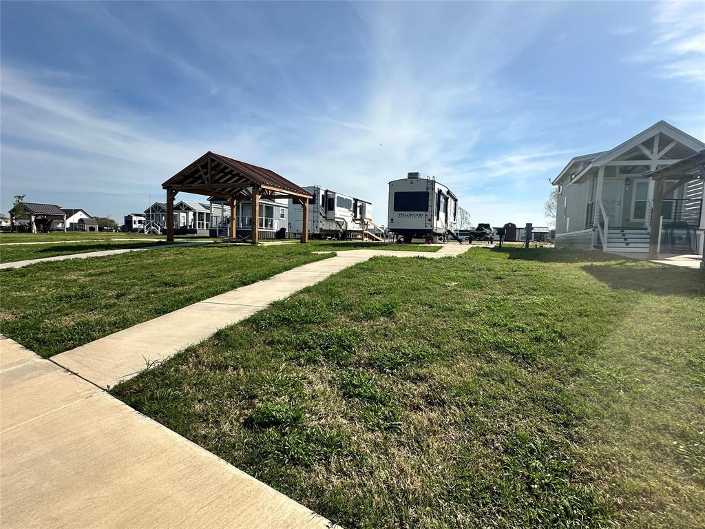 Peninsula Point - Land