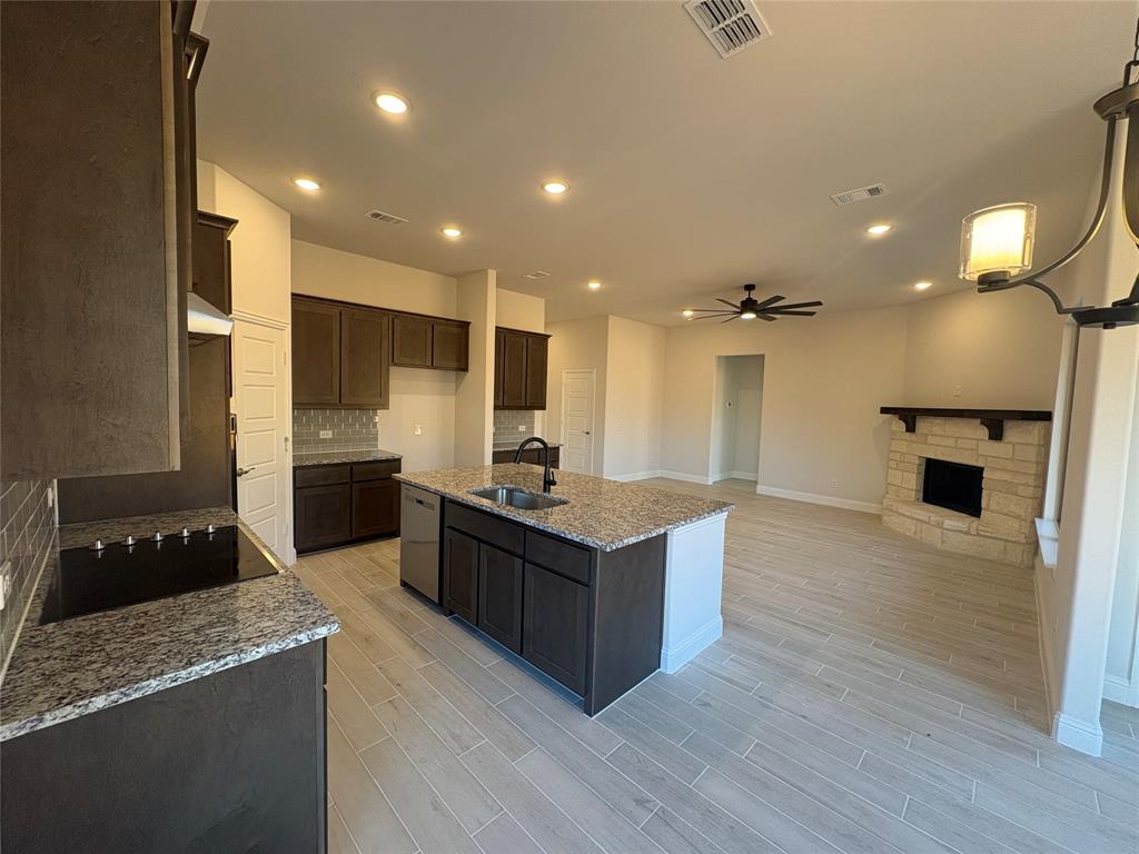 Regatta Oaks Ph I - Residential