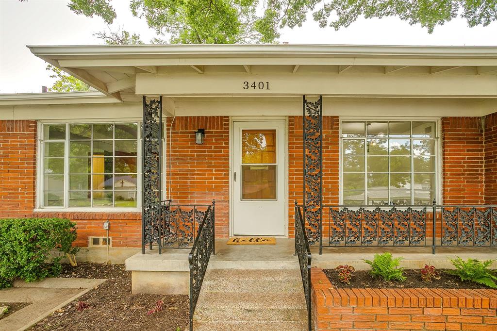 Welcome to this charming South Hills home, where timeless character meets everyday comfort. A welcoming front porch with classic iron railing creates the perfect first impression.

Inside, you'll find beautiful original hardwood floors, fresh interior paint, and updated light fixtures throughout. The open living and dining areas provide an ideal space for entertaining family and friends. The kitchen offers room for a cozy breakfast area and flows seamlessly into the adjoining den, creating a comfortable gathering space for everyday living.

The primary bedroom features an en suite bathroom with a shower, while the two additional bedrooms share a hall bath. Both bathrooms showcase their original 1950s tile, preserving the home's vintage charm and character.

A previous owner converted part of the garage into a storage room, making it a one-car garage. The storage space could easily be removed if a full two-car garage is desired. Laundry hookups are conveniently located in the garage.

Step outside to enjoy the spacious backyard, complete with a separate fenced area that's perfect for dogs, as well as two storage buildings that provide plenty of room for tools, lawn equipment, or hobbies.

Filled with original character and thoughtful updates, this South Hills gem is ready for its next chapter.
The listing agent is also one of the sellers. Sellers do not have an existing survey. Buyer will need to purchase a new one, if desired.
