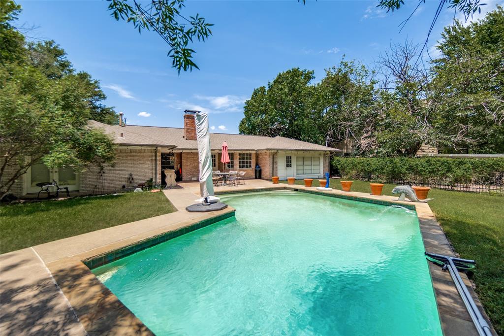 Nestled in the prestigious Les Jardins neighborhood, 4372 Royal Ridge presents an exceptional opportunity to create your dream home in one of Dallas' most sought-after locations. Situated on nearly half an acre in a quiet cul-de-sac, this ranch-style residence offers endless potential.
The expansive lot features a sparkling pool and generous outdoor space, providing a rare canvas for a custom estate, or luxury renovation. Located in the highly desirable Private School Corridor, the property offers convenient access to many of Dallas' premier private schools, as well as upscale shopping, dining, and major thoroughfares.
Whether you're a builder, investor, or buyer looking to customize a home in an established neighborhood, this is a unique opportunity to secure an exceptional homesite in an unbeatable location.