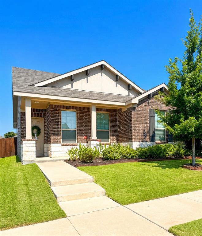 MOTIVATED SELLERS! Low-maintenance living in this move-in ready 2022-built home featuring 3 bedrooms, 2 bathrooms, 1,605 sq ft, quartz countertops, and an open-concept design. The sound-insulated front bedroom is ideal for a home office, nursery, or night-shift worker. Modern finishes, excellent condition, and a convenient Fort Worth location make this home a must-see!