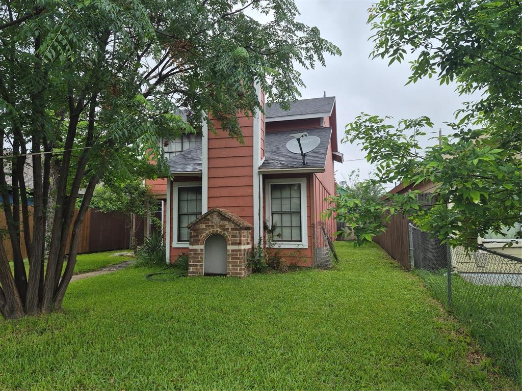INVESTOR SPECIAL! This Two-Story, 3-Bedroom, 1 ½ -Bath home offers approximately 1,362 sq.ft. with Open Layout, Brick Veneer exterior, Wood Burning Fireplace, and Attached 1-Car Garage. Built in 1983, the property presents an excellent value-add opportunity for Investors, Flippers, or Buyers seeking a renovation project. Conveniently located with easy access to Schools, Parks, Shopping, Dining, and Centrally located among Loop 12, 635, W. Sycene Rd, and N Hwy 175. Sold as-is. Great potential for a Fix-and-Flip, Rental hold, or Long-term investment. Listing information is deemed reliable but not guaranteed. Buyer to verify all information.