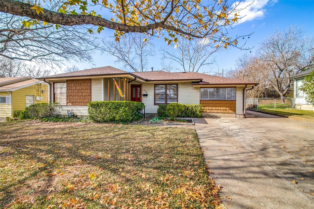 LOCATION, LOCATION, LOCATION! Adorable home with large, fully fenced backyard in the heart of the Rockwall historic district.  Walking distance to Dobbs Elementary and Harry Myers Park! Updated kitchen with all appliances included. Family room off of kitchen has french doors that open to the backyard with tons of shade and a storage garage. Hardwoods throughout!