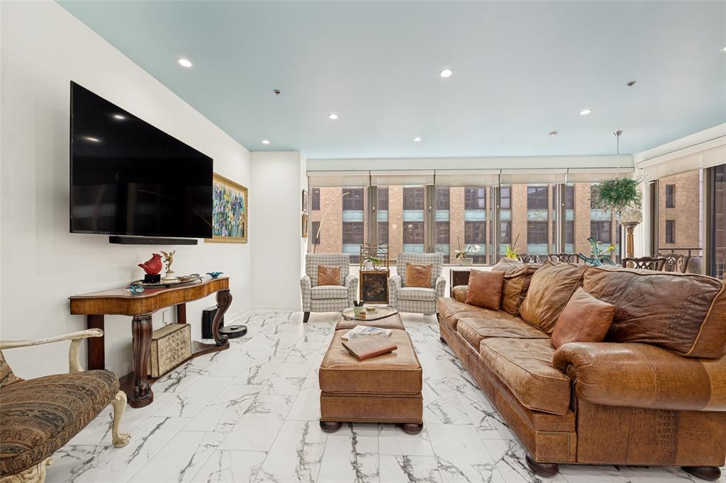 Metropolitan 1200 Main St Condo - Residential