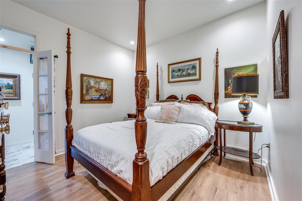 Metropolitan 1200 Main St Condo - Residential
