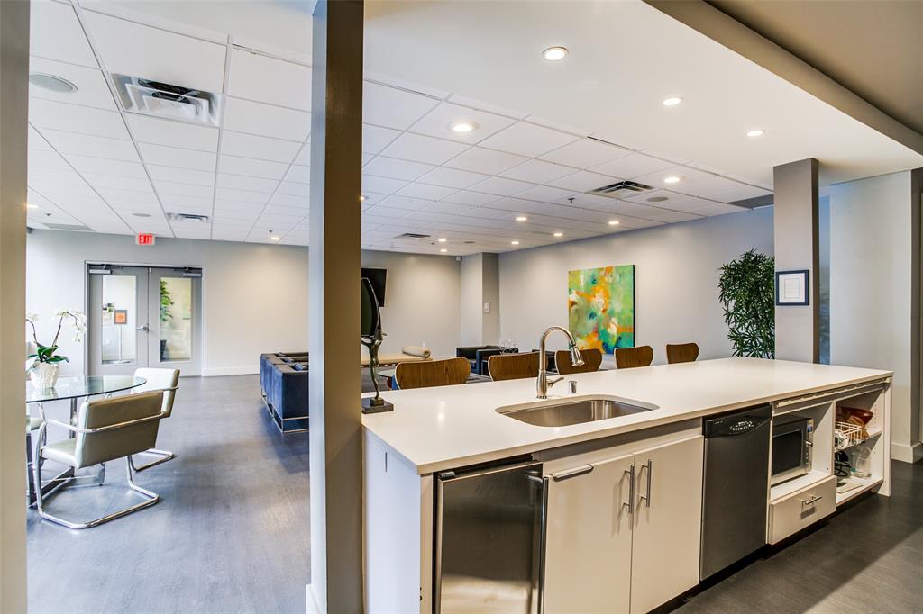 Metropolitan 1200 Main St Condo - Residential