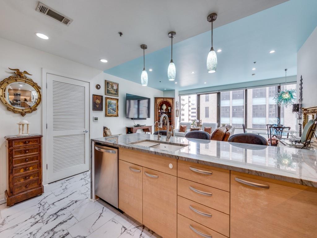 Metropolitan 1200 Main St Condo - Residential
