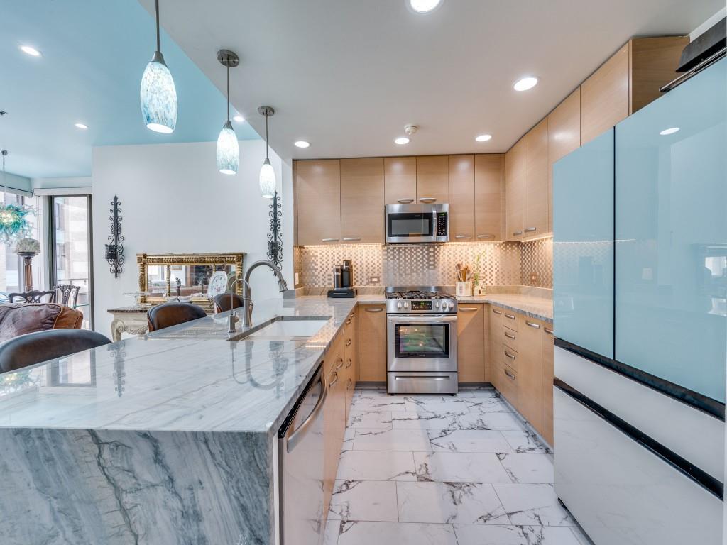 Metropolitan 1200 Main St Condo - Residential
