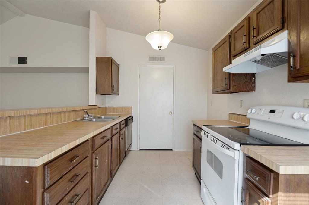 Woods 12 - Residential