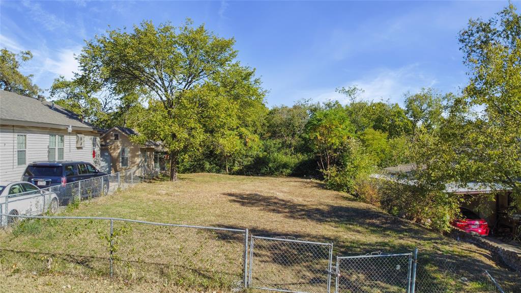 DALLAS SUBD - Land