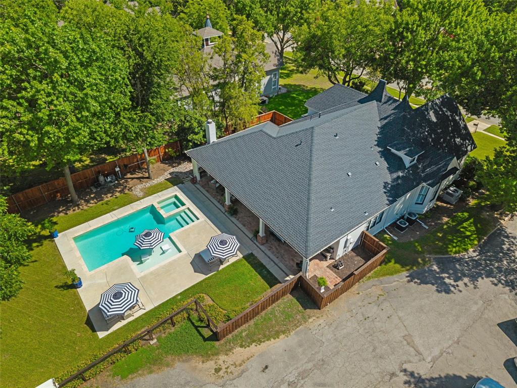 Town - Waxahachie - Residential
