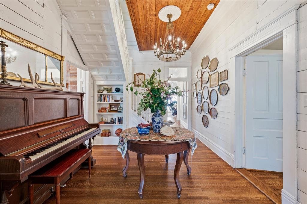 Town - Waxahachie - Residential