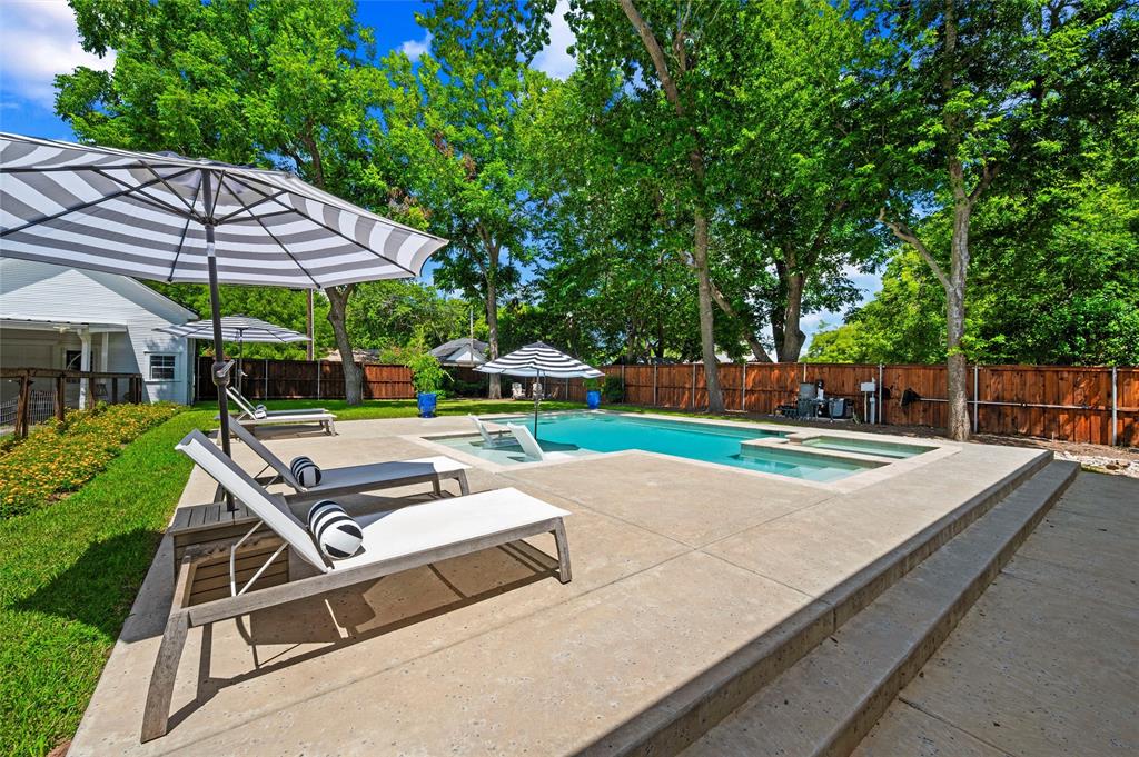 Town - Waxahachie - Residential