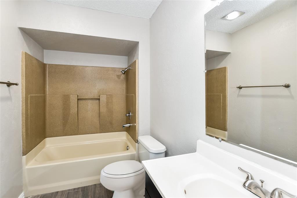 Buckingham Village Estates - Residential Lease