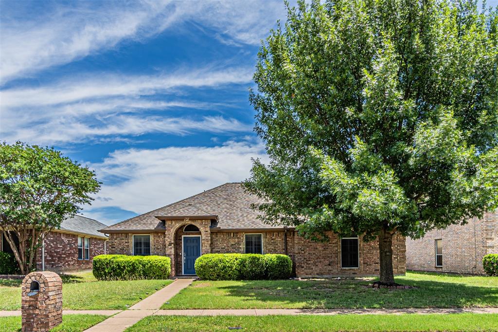 Move right into this beautifully maintained 3-bedroom, 2-bathroom home featuring an open-concept floor plan, soaring high ceilings, and a spacious layout designed for both comfortable living and effortless entertaining. The kitchen is a standout with abundant cabinet and countertop space, a center island, and convenient bar-top seating, making it the perfect gathering place for family and friends.

The private primary suite offers plenty of room to relax and features an ensuite bathroom with dual sinks, an oversized vanity, a separate shower, a garden tub, and a large walk-in closet.

Step outside to enjoy the covered back patio, ideal for outdoor dining, relaxing evenings, or weekend gatherings. The rear-entry garage enhances both convenience and curb appeal.

Conveniently located with easy access to I-35, this home offers a seamless commute while still providing the comfort and space you’ve been looking for. Move-in ready and thoughtfully designed, this home is ready to welcome its next owners!