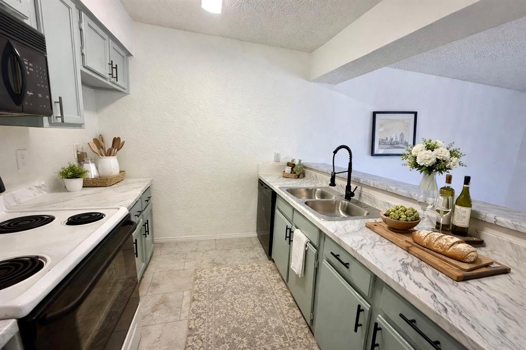 Richland Trace Condos - Residential