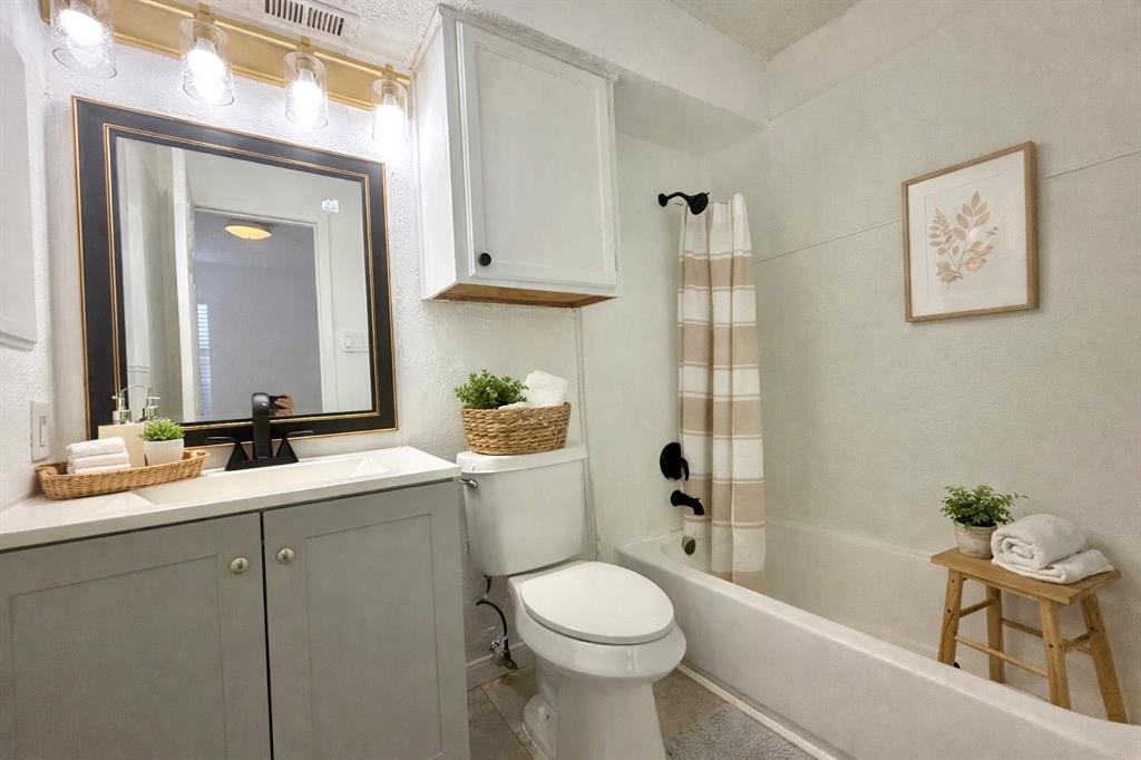 Richland Trace Condos - Residential