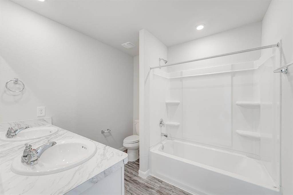 Cedar Creek On Maple - Residential
