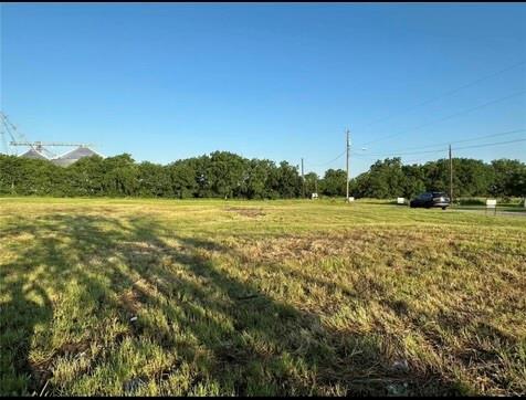 Developers opportunity to get in the action in the heart of Gunter.  This 5 lot package includes lots 5r, 4r, 3r, 2r, 1r.  Build custom and sell, or build your rental portfolio. Gunter needs opportunities for this home and it can be in your opportunity.  Will be happy to share project details of owners thoughts or bring your fresh ideas.  Don't let this opportunity get away. Sewer lines are in place along south side of property. Water on front.   If you are new and want to get builder experience this is the opportunity you may have been waiting for.