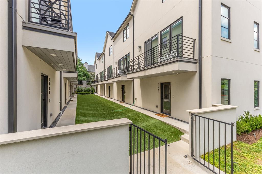 Lakeside - Residential