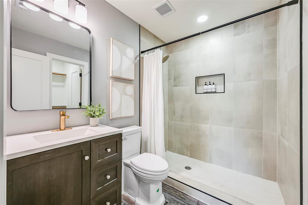 Cloverdale 06 - Residential