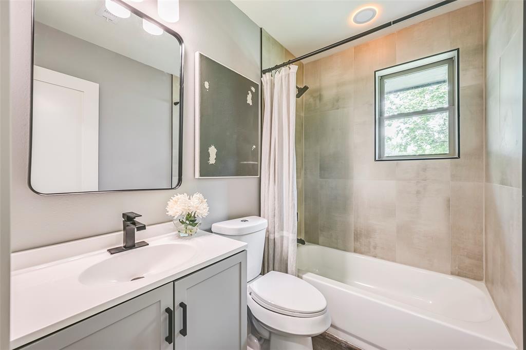 Cloverdale 06 - Residential