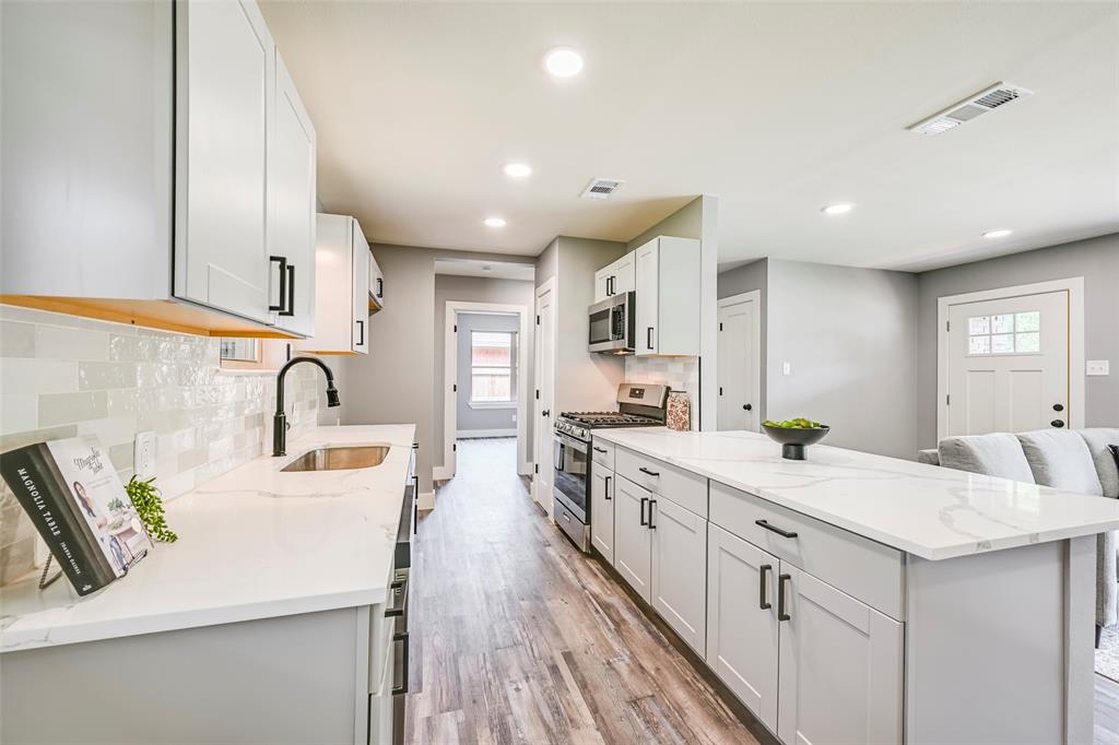 Cloverdale 06 - Residential